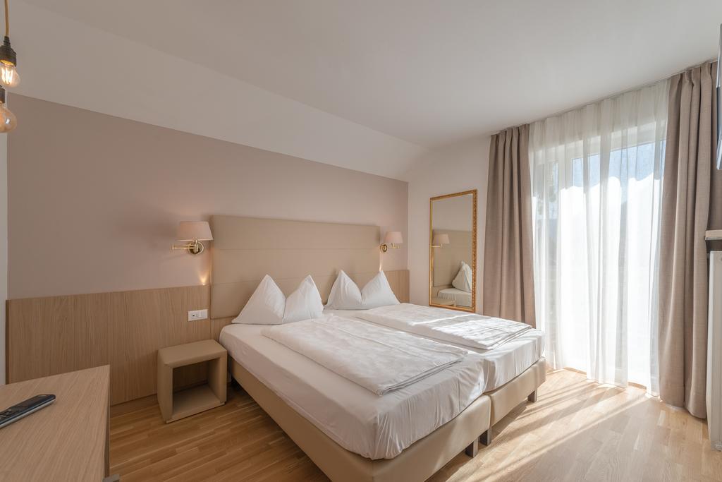 Tirolerin Garni Hotel Tramin an der Weinstraße Exterior foto